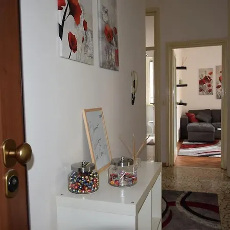 Frugol Nest Apartament Como